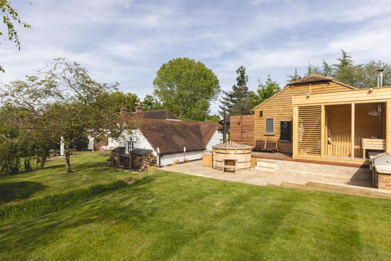 Cosy Cottage With Beautiful Garden, Hottub & Sauna Marden  المظهر الخارجي الصورة